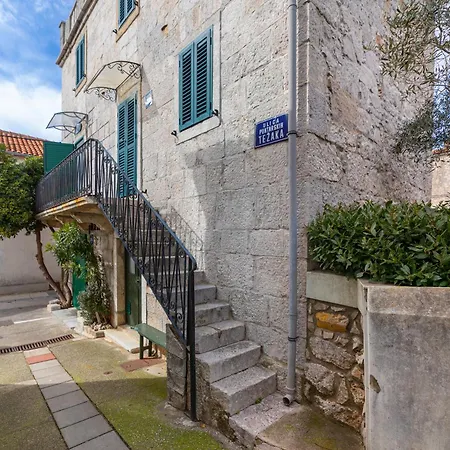 Susanne I Nikoleta *