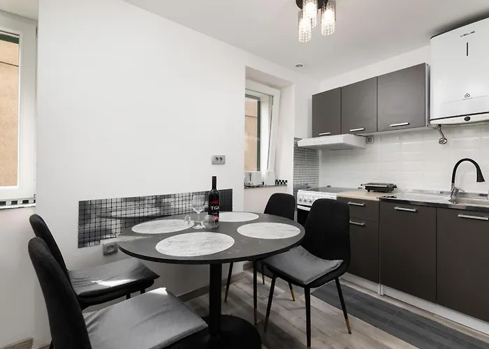 Susanne I Nikoleta Punat