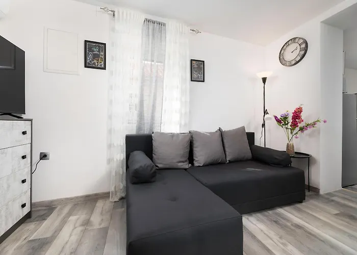 Susanne I Nikoleta Διαμέρισμα Punat