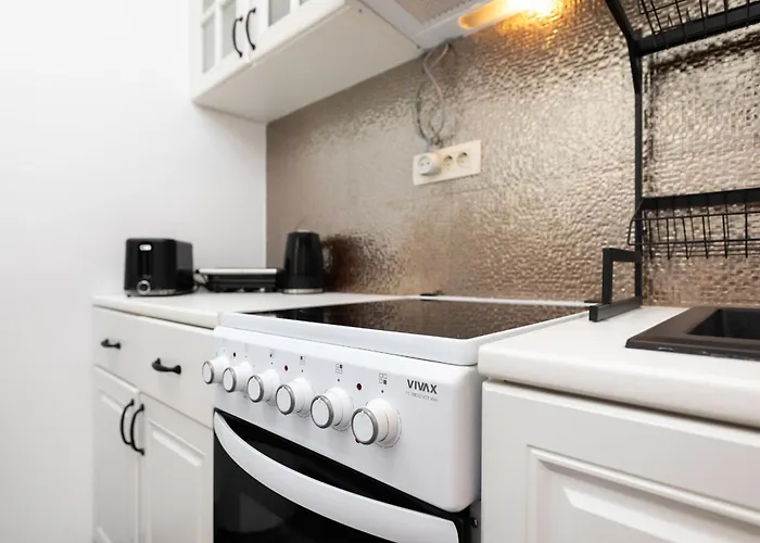 Susanne I Nikoleta *