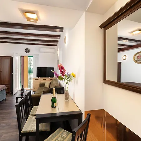 Apartment Susanne I Nikoleta Punat